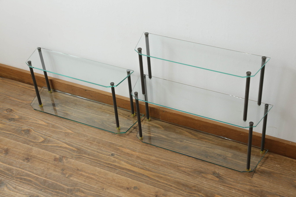 アンティーク家具　立体的なディスプレイが楽しめる真鍮フレーム・ガラス棚板の飾り棚(陳列棚、店舗什器、展示台)(R-055865)