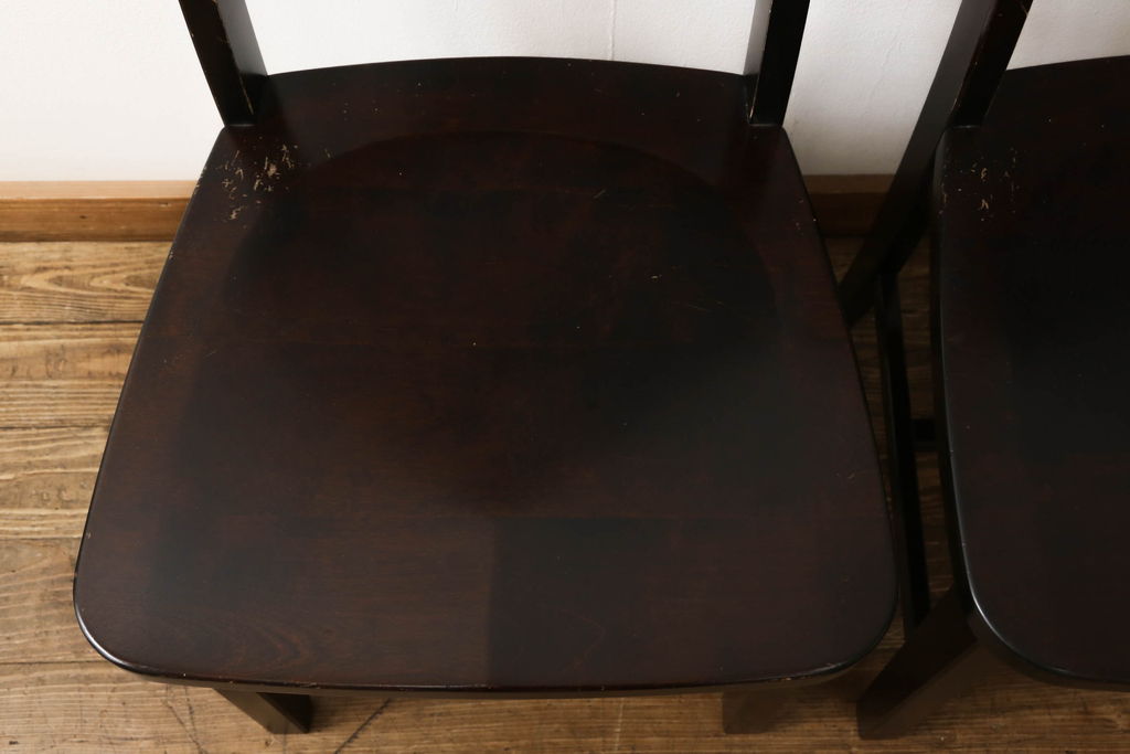 中古　北海道民芸家具　HM645　背板の波打つようなデザインが上品なラダーバックチェア2脚セット(椅子、ダイニングチェア、板座チェア)(R-060602)