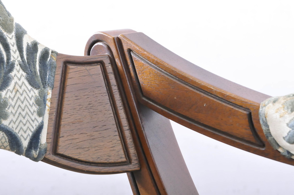 中古　DREXEL HERITAGE(ドレクセルヘリテイジ)　ESPERANTO(エスペラント)　個性的なシルエットが置くだけで絵になるアームチェア2脚セット(ダイニングチェア、イス、椅子)(定価2脚で約48万円)(R-065613)