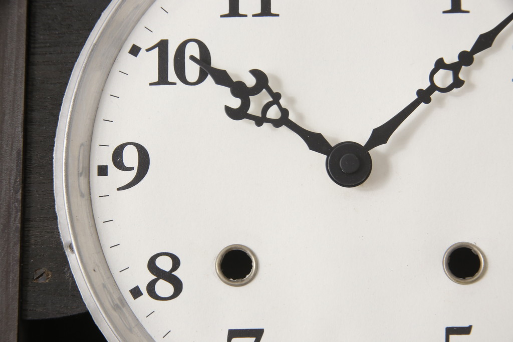 和製アンティーク　電池式　レトロな雰囲気を醸し出す掛け時計(柱時計、古時計)(R-056021)