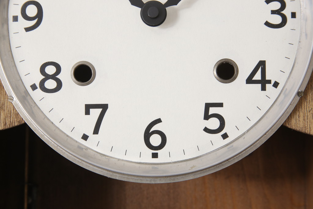 和製アンティーク　電池式　レトロな雰囲気漂う掛け時計(柱時計、古時計)(R-055694)