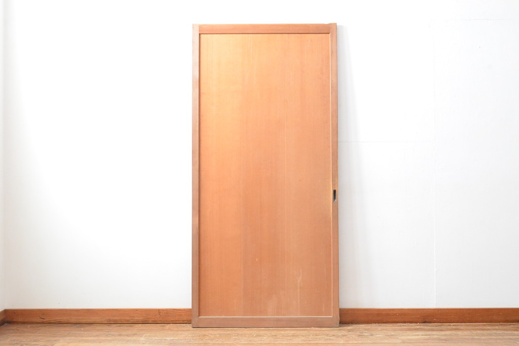 アンティーク建具　杉材　美しい柾目が目を引く板戸1枚(帯戸、引き戸、建具)(R-059210)