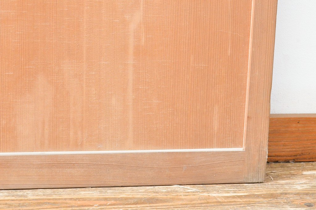 アンティーク建具　杉材　美しい柾目が目を引く板戸1枚(帯戸、引き戸、建具)(R-059210)