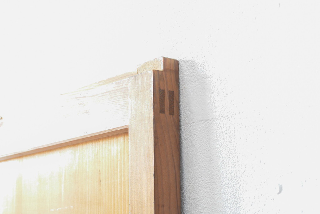 アンティーク建具　杉材　美しい柾目が目を引く板戸1枚(帯戸、引き戸、建具)(R-059210)