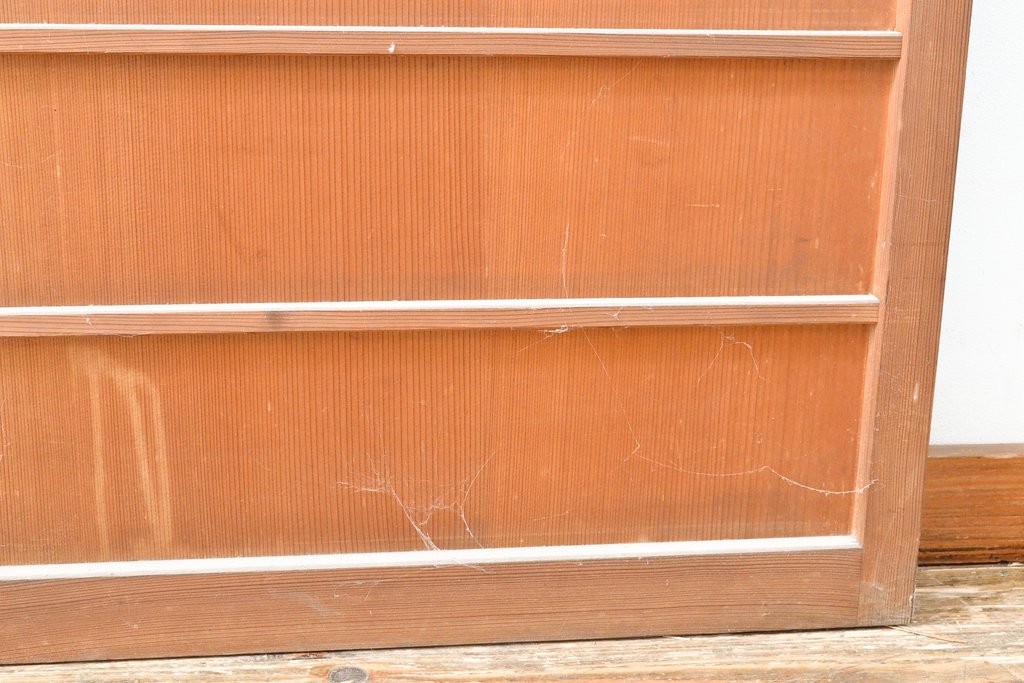 アンティーク建具　杉材　美しい柾目が目を引く板戸1枚(帯戸、引き戸、建具)(R-059210)