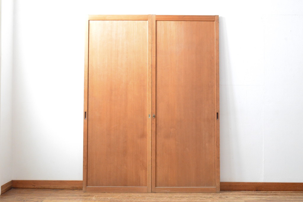 アンティーク建具　杉材　美しい柾目が目を引く板戸2枚セット(引き戸、建具)(R-059209)
