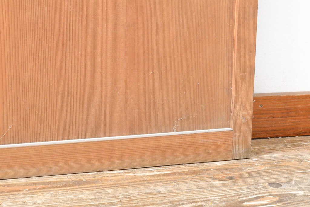 アンティーク建具　杉材　美しい柾目が目を引く板戸2枚セット(引き戸、建具)(R-059209)
