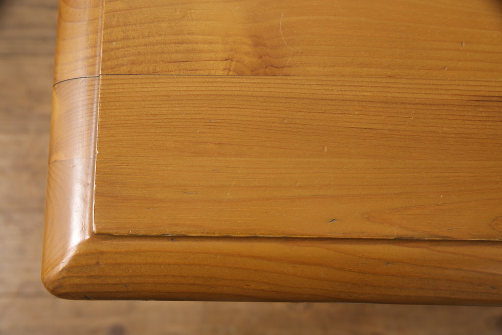 中古 美品 KOSUGA(コスガ) PROVENCE(プロヴァンス)シリーズ パイン材  温かみある風合いが魅力的なダイニングテーブル(作業台、食卓)(R-053465) ラフジュ工房