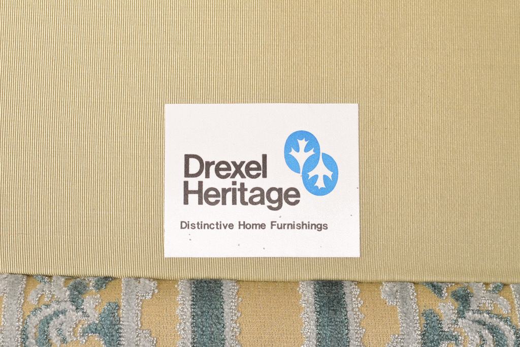 中古　美品　DREXEL HERITAGE(ドレクセルヘリテイジ)　Upholstery(アップホルスタリー)　ワンランク上の上質なお部屋作りにぴったりの3人掛けソファ(アームソファ、3P)(R-055934)