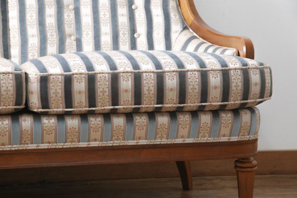 中古　美品　DREXEL HERITAGE(ドレクセルヘリテイジ)　Upholstery(アップホルスタリー)　ワンランク上の上質なお部屋作りにぴったりの3人掛けソファ(アームソファ、3P)(R-054978)