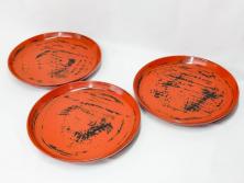 時代物　根来塗　欅(ケヤキ)材　使うほどに味が出てくるお膳3客セット(丸膳、丸盆、木製、朱塗、漆芸、漆器)(R-079694)