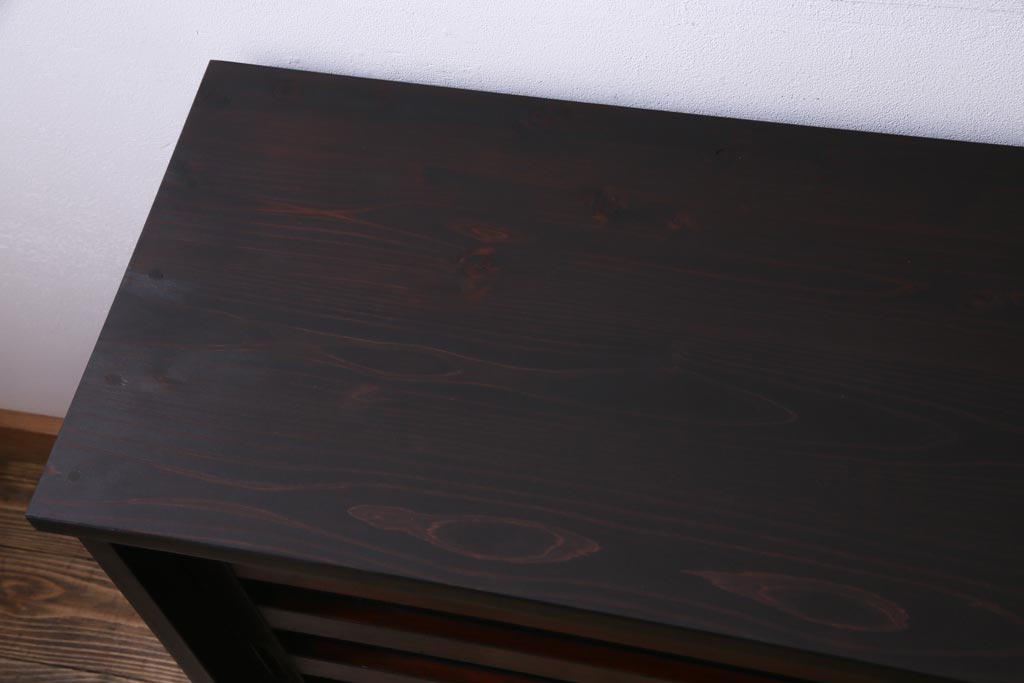 ラフジュ工房オリジナル　明治期の建具を活用した味のある佇まいの戸棚(収納棚)(R-051090)