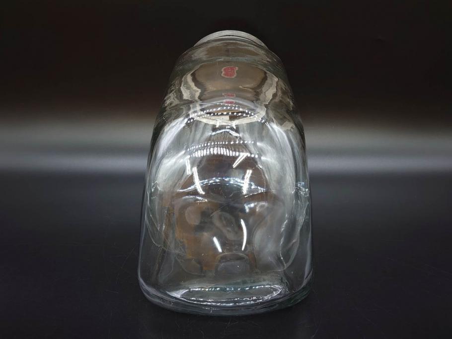 アンティーク雑貨　当時物　アルミ蓋　独特なフォルムが魅力のガラス瓶(ガラスビン、菓子瓶、硝子、フタ付き、小物入れ、ディスプレイ雑貨、古道具、店舗什器、駄菓子屋さん)(R-076911)