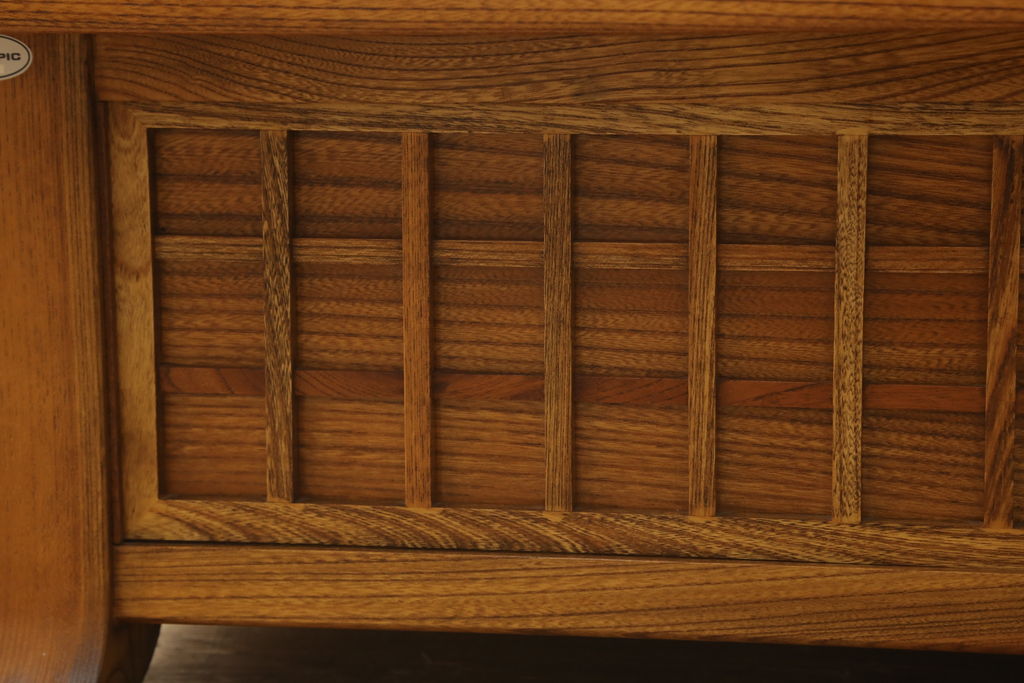 中古　美品　総欅(ケヤキ)材　和の趣あふれる佇まいが魅力的! 分厚い天板の囲炉裏テーブル(座卓、ローテーブル、木製火鉢)(R-059201)