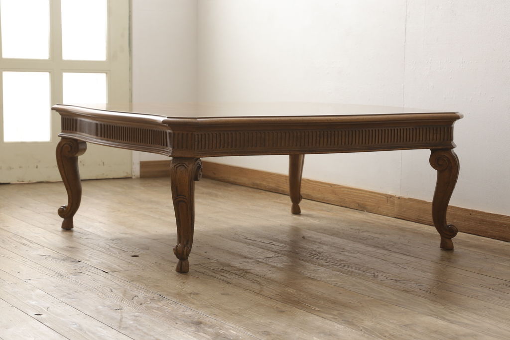 中古　美品　DREXEL HERITAGE(ドレクセルヘリテイジ)　猫脚が優雅な雰囲気を演出するセンターテーブル(定価約40万円)(ローテーブル、リビングテーブル)(R-054775)