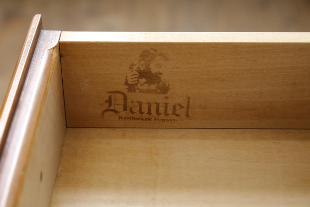 中古　横浜クラシック家具　ダニエル(Daniel)　希少モデル　艶のある木肌と品のある佇まいが美しいロールトップデスク(ライティングビューロー、簿記机、ワークデスク、引き出し、在宅ワーク、在宅用、蛇腹)(R-072576)