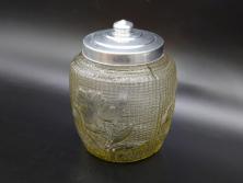 戦前　大正～昭和初期　花のデザインが魅力のあやめ瓶(菓子瓶、砂糖壷、キャンディーポット、ガラス瓶、ガラスビン、蓋(フタ)付き、ペロペロ、飴屋)(R-076769)