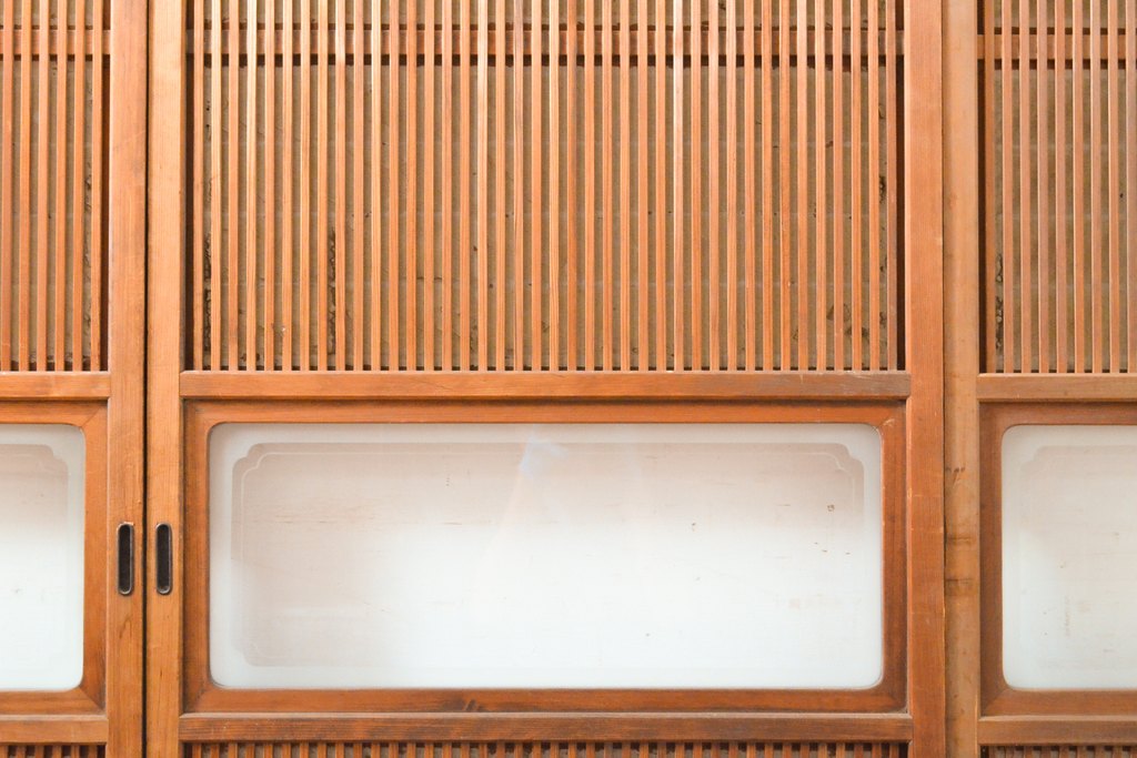 アンティーク建具　昭和初期　高級品!　幅狭タイプ　和の雰囲気を高める裏障子付き格子戸4枚セット(帯ガラス戸、引き戸、障子戸、建具)(R-059288)