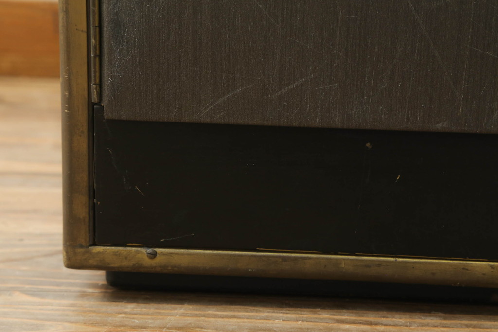 アンティーク家具　コレクションのディスプレイにおすすめ!真鍮枠の小ぶりなガラスケース(ショーケース、飾り棚、陳列棚、店舗什器)(R-063771)