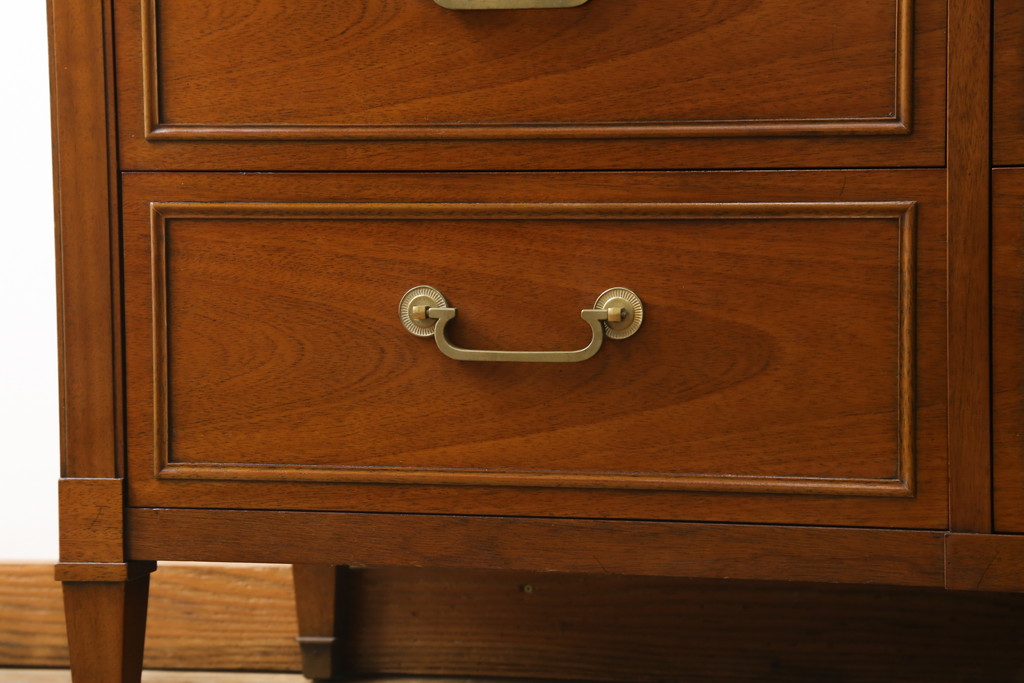 中古　美品　DREXEL HERITAGE(ドレクセルヘリテイジ)　Triune(トライユン)　上品な佇まいが魅力のマホガニー材製サイドボード(サイドチェスト、引き出し)(定価約70万円)(R-078159)