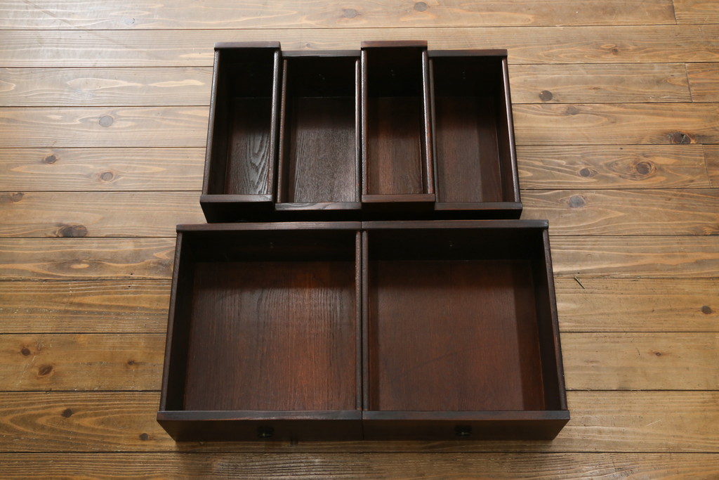 中古　美品　和の空間作りにおすすめの両面使いできる4分割階段箪笥(和箪笥、和タンス、収納箪笥)(R-078618)