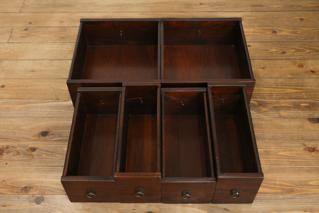 中古　美品　和の空間作りにおすすめの両面使いできる4分割階段箪笥(和箪笥、和タンス、収納箪笥)(R-078618)