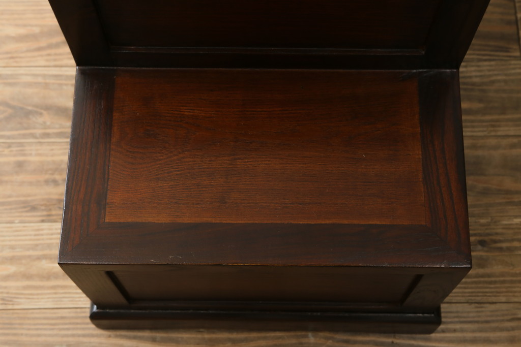 中古　美品　和の空間作りにおすすめの両面使いできる4分割階段箪笥(和箪笥、和タンス、収納箪笥)(R-078618)