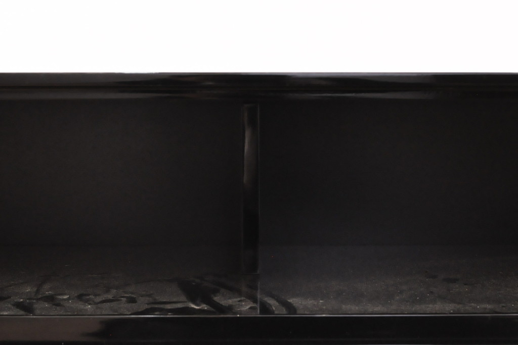 中古　特注品　スタイリッシュな空間づくりに活躍する、シンプルなデザインが魅力のローボード(テレビ台、テレビボード、リビングボード、AVボード)(定価約40万円)(R-055698)