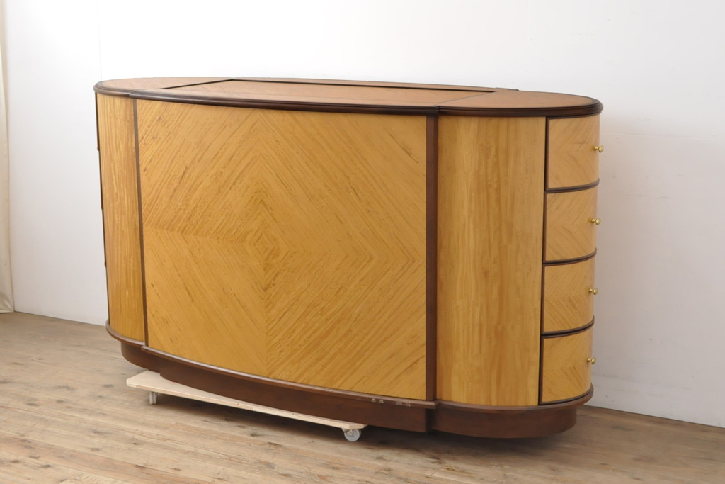 中古　アメリカ高級家具　モダンなデザインが目を引くカウンターテーブル(サイドボード、収納棚、作業台、店舗什器)(R-055932)