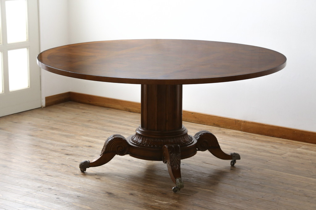 中古　特大!!　アメリカ最高級家具　Century Furniture(センチュリー・ファニチャー)　ノーフォーク(NORFOLK)　クラシカルで重厚な佇まいが魅力のラウンドペデスタルダイニングテーブル(丸テーブル、円卓、6人掛け、6P、4人掛け、4P、食卓)(定価推定約150万円前後)(R-079268)
