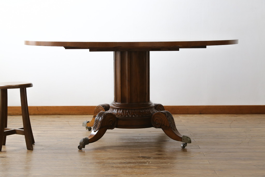 中古　特大!!　アメリカ最高級家具　Century Furniture(センチュリー・ファニチャー)　ノーフォーク(NORFOLK)　クラシカルで重厚な佇まいが魅力のラウンドペデスタルダイニングテーブル(丸テーブル、円卓、6人掛け、6P、4人掛け、4P、食卓)(定価推定約150万円前後)(R-079268)