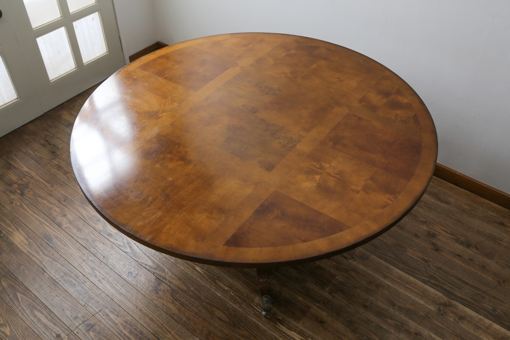 中古　特大!!　アメリカ最高級家具　Century Furniture(センチュリー・ファニチャー)　ノーフォーク(NORFOLK)　クラシカルで重厚な佇まいが魅力のラウンドペデスタルダイニングテーブル(丸テーブル、円卓、6人掛け、6P、4人掛け、4P、食卓)(定価推定約150万円前後)(R-079268)