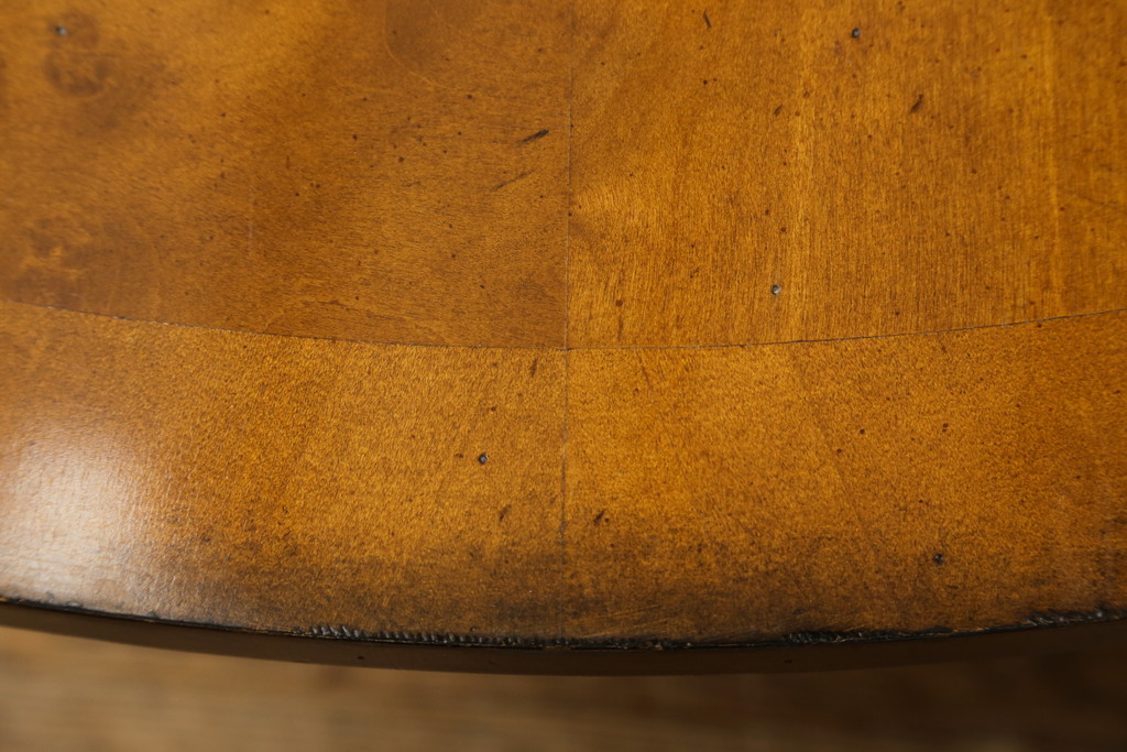 中古　特大!!　アメリカ最高級家具　Century Furniture(センチュリー・ファニチャー)　ノーフォーク(NORFOLK)　クラシカルで重厚な佇まいが魅力のラウンドペデスタルダイニングテーブル(丸テーブル、円卓、6人掛け、6P、4人掛け、4P、食卓)(定価推定約150万円前後)(R-079268)