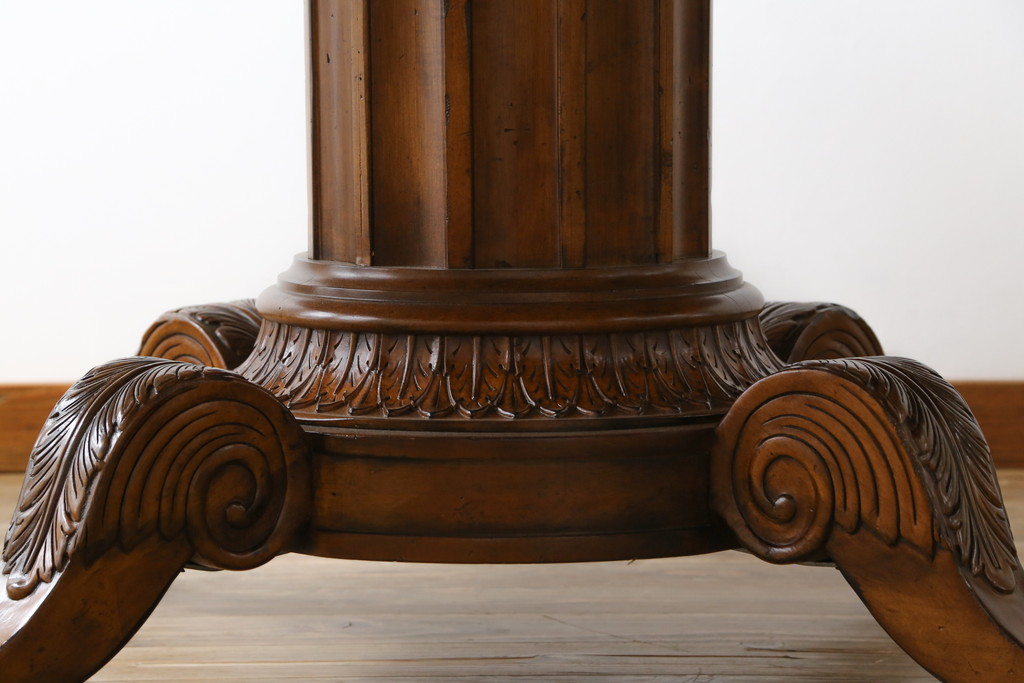中古　特大!!　アメリカ最高級家具　Century Furniture(センチュリー・ファニチャー)　ノーフォーク(NORFOLK)　クラシカルで重厚な佇まいが魅力のラウンドペデスタルダイニングテーブル(丸テーブル、円卓、6人掛け、6P、4人掛け、4P、食卓)(定価推定約150万円前後)(R-079268)