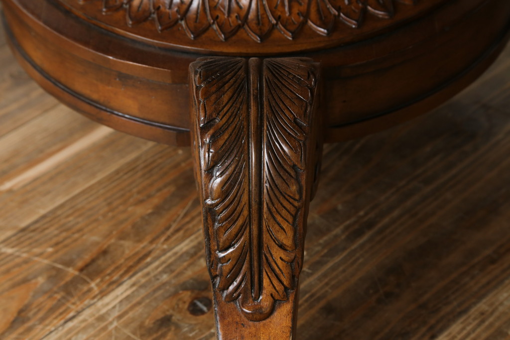 中古　特大!!　アメリカ最高級家具　Century Furniture(センチュリー・ファニチャー)　ノーフォーク(NORFOLK)　クラシカルで重厚な佇まいが魅力のラウンドペデスタルダイニングテーブル(丸テーブル、円卓、6人掛け、6P、4人掛け、4P、食卓)(定価推定約150万円前後)(R-079268)