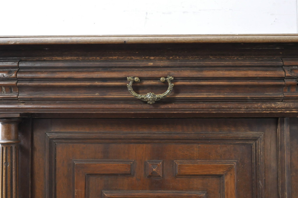 オランダアンティーク　クラシカルな佇まいの彫刻キャビネット(サイドキャビネット、サイドボード、戸棚、収納棚)(R-072032)