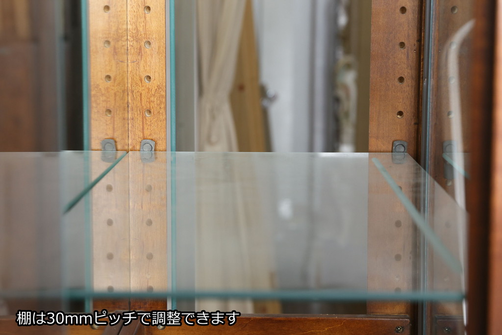 中古　アメリカ　高級品!!　IDC大塚家具取り扱い　HOWARD MILLER(ハワード・ミラー社)　高級時計メーカーによって手掛けられた洗練された佇まいが魅力のキャビネット(飾り棚、キュリオケース、コレクションケース、ガラスケース、店舗什器)(定価約70万円)(R-079722)