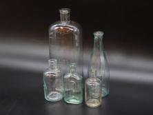 大正～昭和初期　レトロな雰囲気を盛り上げるボトル瓶5点セット(ガラスビン、ガラス瓶、硝子、薬瓶、花瓶、花入、花器)(R-076947)
