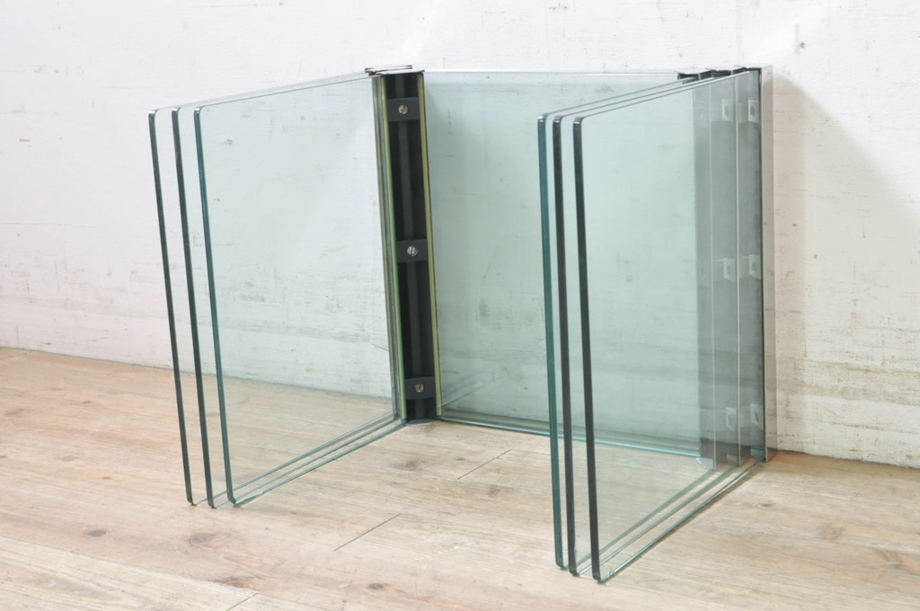 イタリアビンテージ　Gallotti&Radice(ガロッティ&ラディス)　シンプルでモダンなデザインのガラスネストテーブル(サイドテーブル、カフェテーブル、ヴィンテージ)(R-072053)