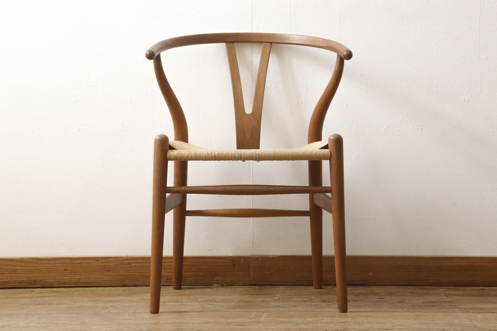 中古　北欧家具　デンマーク　老舗家具メーカーCARL HANSEN & SON(カール・ハンセン&サン)の洗練されたデザインが目を惹くワイチェア(Yチェア、イス、椅子、ダイニングチェア、アームチェア)(R-059775)