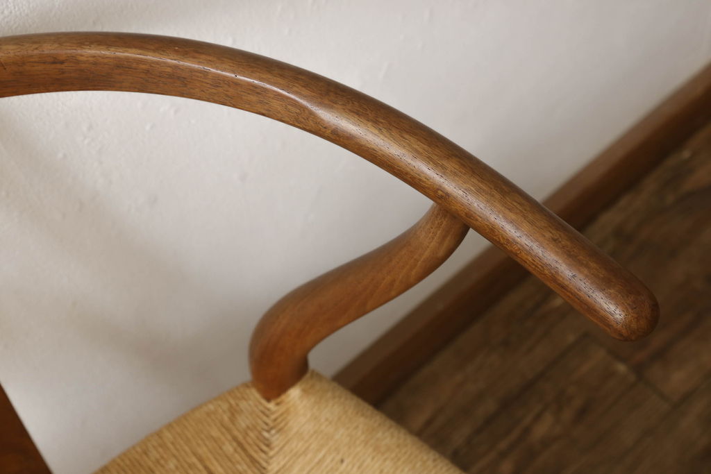 中古　北欧家具　デンマーク　老舗家具メーカーCARL HANSEN & SON(カール・ハンセン&サン)の洗練されたデザインが目を惹くワイチェア(Yチェア、イス、椅子、ダイニングチェア、アームチェア)(R-059775)