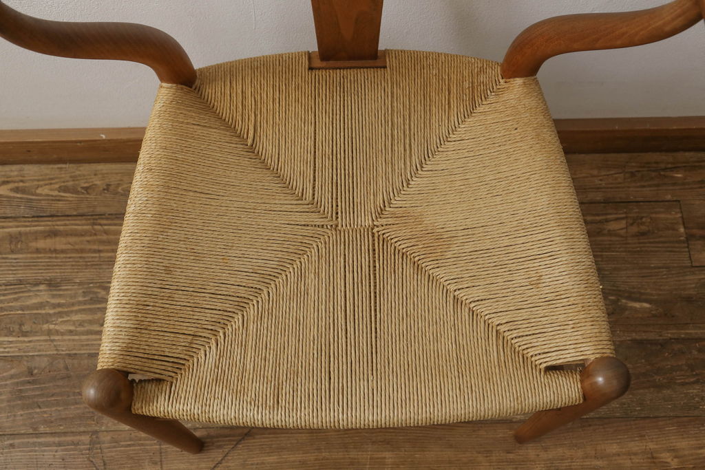 中古　北欧家具　デンマーク　老舗家具メーカーCARL HANSEN & SON(カール・ハンセン&サン)の洗練されたデザインが目を惹くワイチェア(Yチェア、イス、椅子、ダイニングチェア、アームチェア)(R-059775)