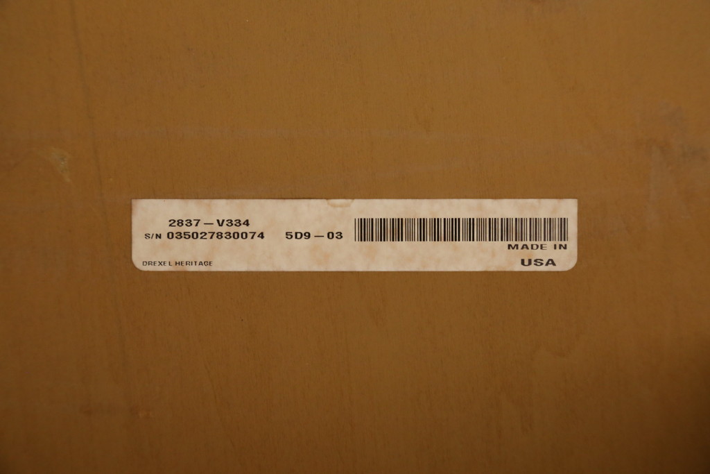 中古　希少モデル!!　DREXEL HERITAGE(ドレクセルヘリテイジ)　Grand Villa(グランドヴィラ)　凝った天板のデザインがおしゃれなダイニングテーブル(エクステンションテーブル、パーティーテーブル、4人掛け、6人掛け)(R-075679)