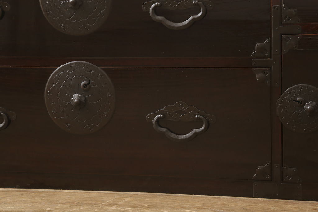 和製アンティーク　極上美品!　前板栗材　漆のキレイな米沢箪笥・上段(和タンス、衣装たんす、時代箪笥、引き出し)(R-058627)