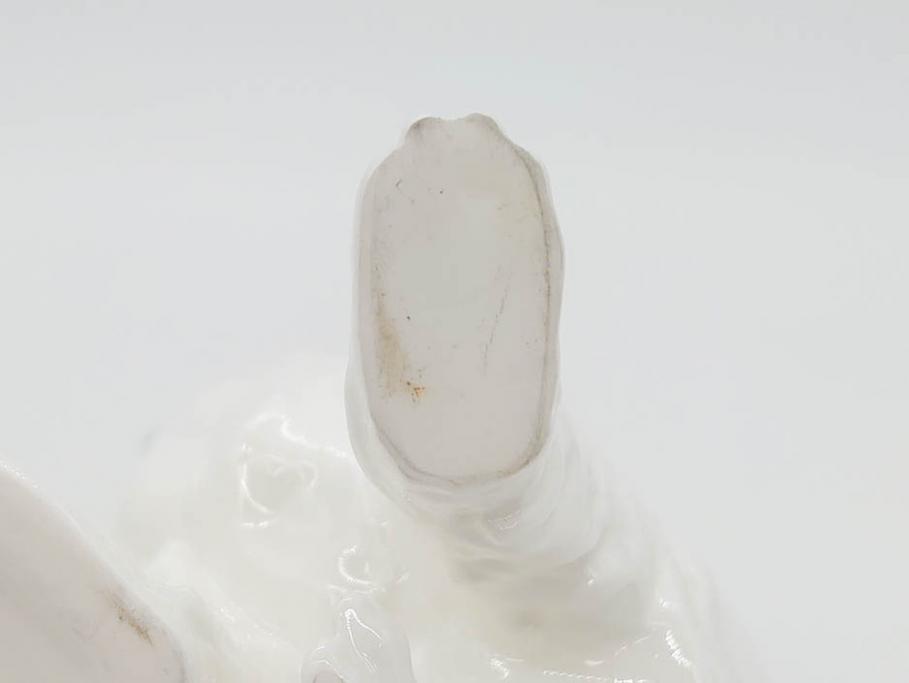 ノリタケ　NORITAKE　スタジオコレクション　狆(チン)　高さ 約10cm　大きな瞳が愛くるしいフィギュリン(犬、Studio Collection、ボーンチャイナ、置物、ディスプレイ、磁器、オブジェ)(R-079733)
