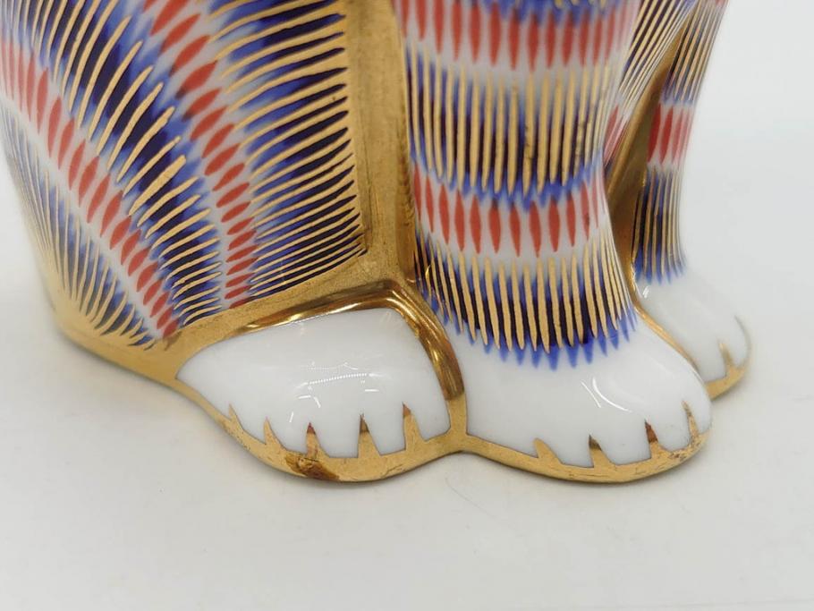 イギリス　ROYAL CROWN DERBY(ロイヤルクラウンダービー)　ペーパーウェイト　猫　うさぎ　繊細で華やかな色彩に心ときめくフィギュリン2点セット(ねこ、ネコ、兎、ウサギ、金彩、置物、磁器、ボーンチャイナ、オブジェ、ディスプレイ、英国)(R-079734)