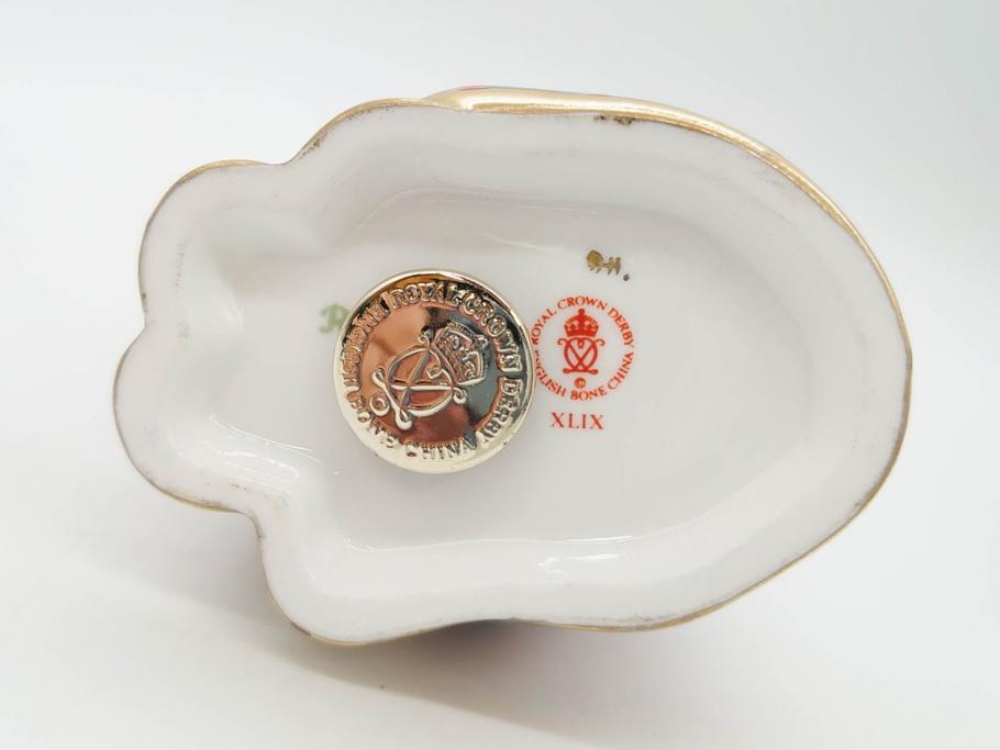 イギリス　ROYAL CROWN DERBY(ロイヤルクラウンダービー)　ペーパーウェイト　猫　うさぎ　繊細で華やかな色彩に心ときめくフィギュリン2点セット(ねこ、ネコ、兎、ウサギ、金彩、置物、磁器、ボーンチャイナ、オブジェ、ディスプレイ、英国)(R-079734)