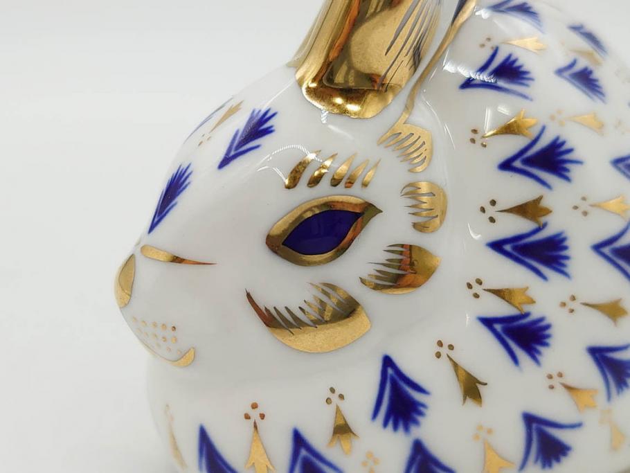 イギリス　ROYAL CROWN DERBY(ロイヤルクラウンダービー)　ペーパーウェイト　猫　うさぎ　繊細で華やかな色彩に心ときめくフィギュリン2点セット(ねこ、ネコ、兎、ウサギ、金彩、置物、磁器、ボーンチャイナ、オブジェ、ディスプレイ、英国)(R-079734)