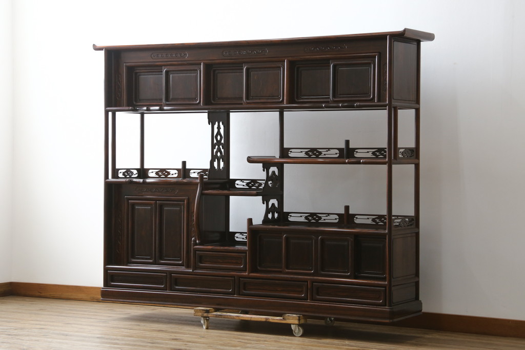 和製ビンテージ　美品!!　高級品　希少な大型サイズ　六尺　シャム柿(ジリコテ)材　上品な佇まいで和の雰囲気を引き立てる飾り棚(茶棚、収納棚、戸棚、違い棚、ヴィンテージ)(R-079666)