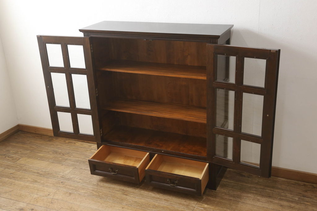 中古　美品　松本民芸家具　洋の雰囲気を感じるクラシカルなA型面取書棚(定価約49万円)(本箱、飾り棚、収納棚、キャビネット、ブックケース)(R-059820)